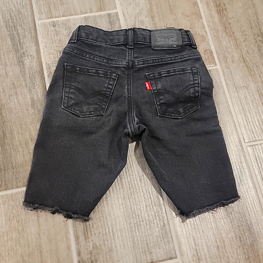 Boys sz 7 reg Levi Jean shorts